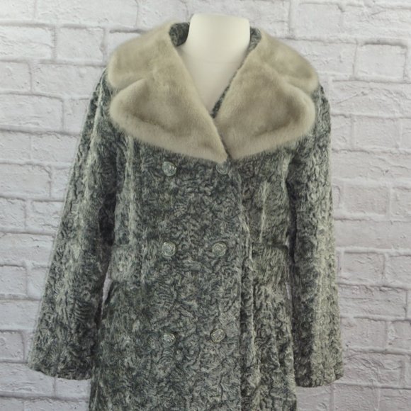 Vintage Gray and Cream Women's Coat - Picture 2 of 13